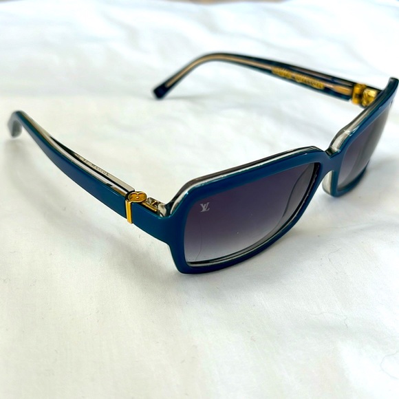 Vintage Louis Vuitton sunglasses. - Picture 2 of 9